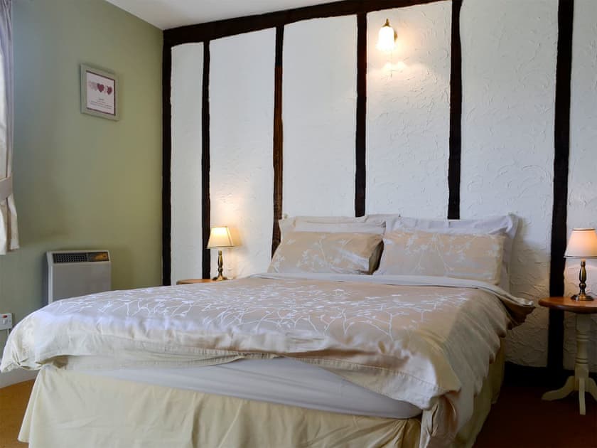 Double bedroom witn en-suite shower room | Magpie - Cwm Chwefru Cottages, Newbridge-on-Wye, near Builth Wells
