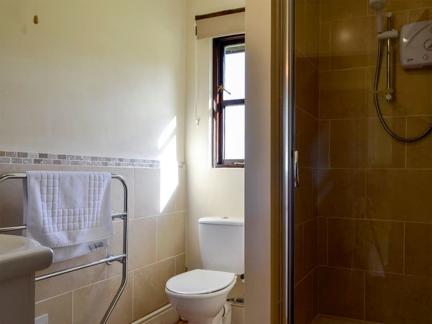 En-suite | Magpie - Cwm Chwefru Cottages, Newbridge-on-Wye, near Builth Wells
