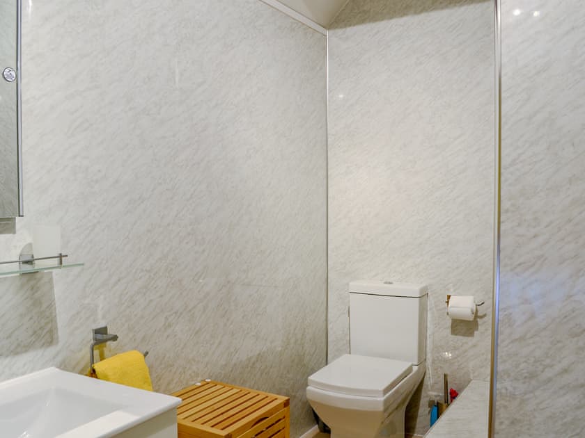 En-suite bathroom | Next Door Cottage, Holy Island