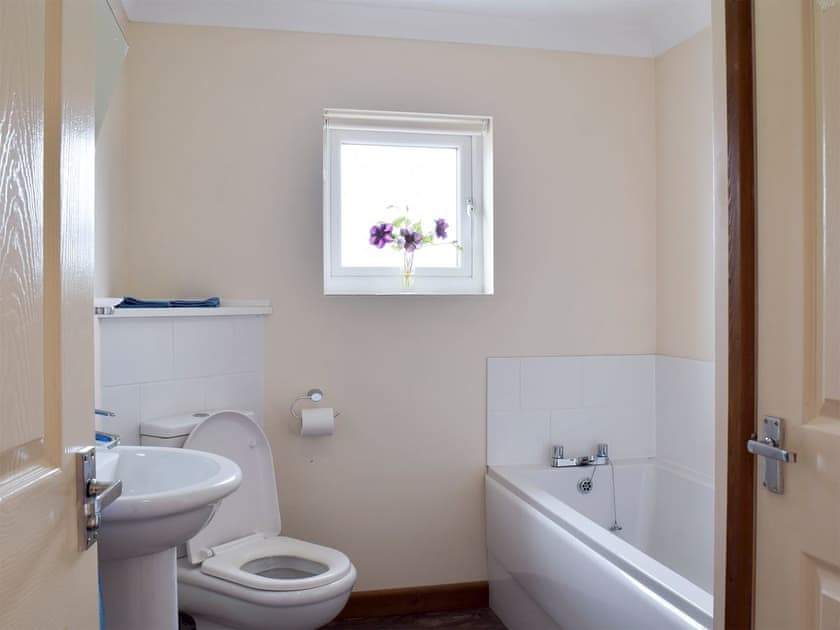Bathroom | Moorings House - Moorings House & Reed View, St Olaves, near Beccles