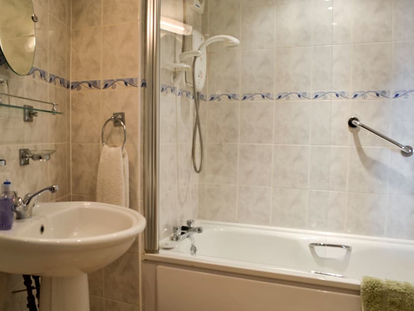 Bathroom | Kirsty Cottage, Moffat