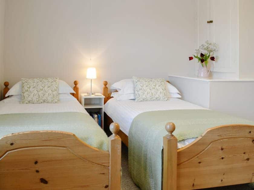 Comfy twin bedroom | Poppy Cottage, Hebden, near Grassington