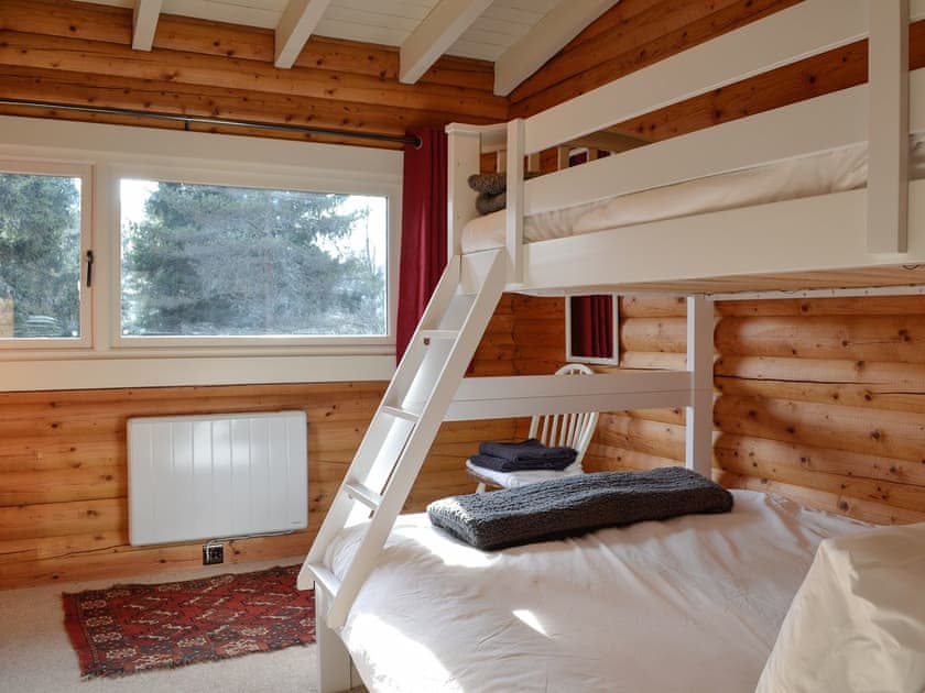 Bunk bedroom | Glen Hideaway, Kirkmichael, near Pitlochry
