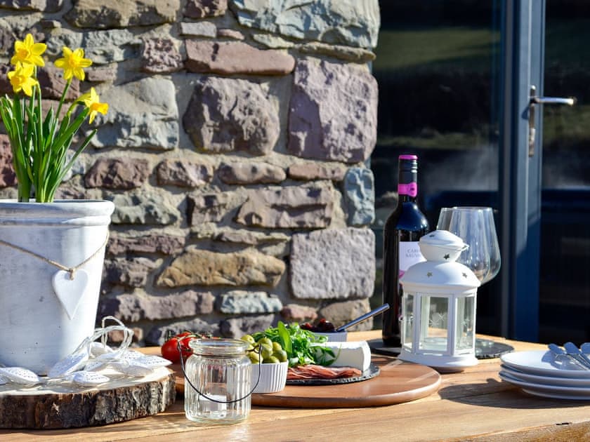 Sitting-out-area | Maes Merlin, Llanddeusant, near Llangadog