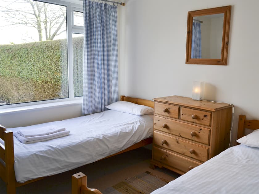 Twin bedroom | Bickertons Field, Newton by the Sea