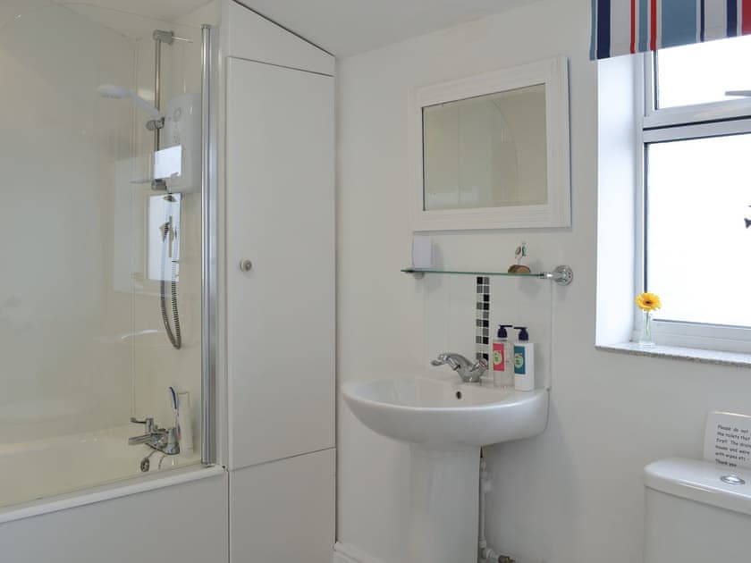Bathroom | Salty Dog, Findochty, near Buckie