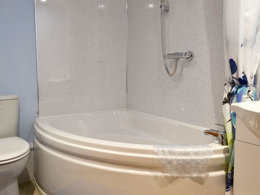 Bathroom | Knotty Corner Cottage, Fairy Cross, near Bideford