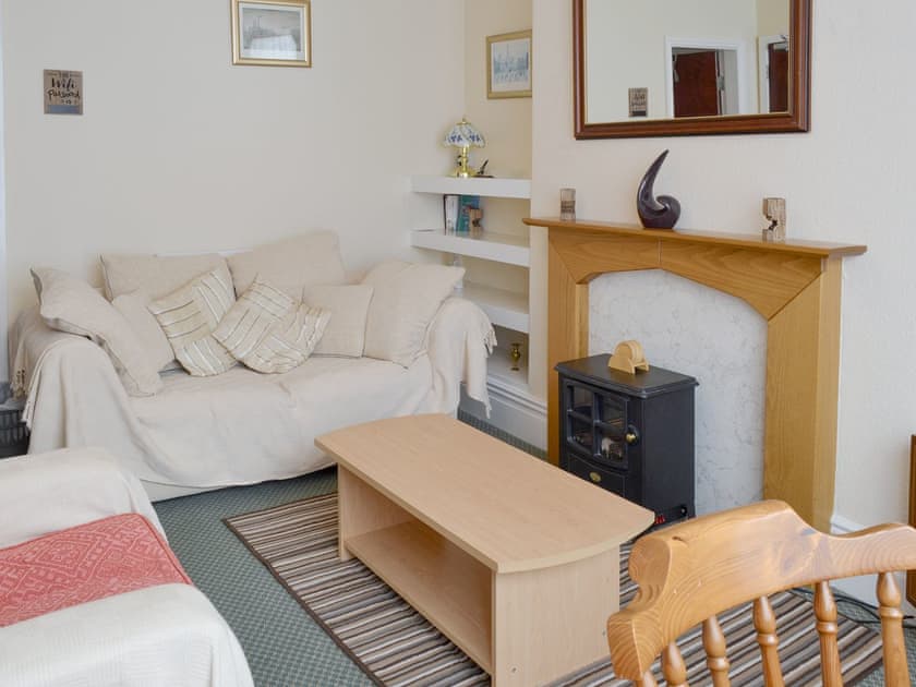 Sunnyside Holiday Apartments Bridlington Apartment 2 (ref UK2434