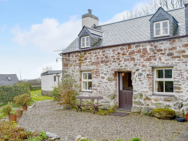 The Cottage Ref W7944 In Brynsiencyn Anglesey Anglesey