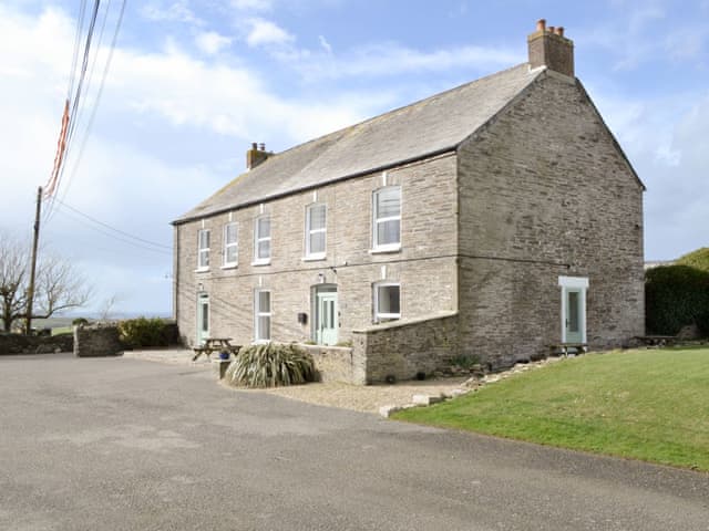 Treginegar Farmhouse Ref 17090 In St Merryn Near Padstow