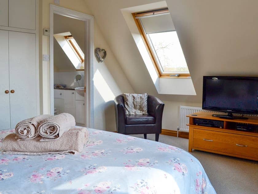 Double bedroom with en-suite | Stratton Mill, Cirencester