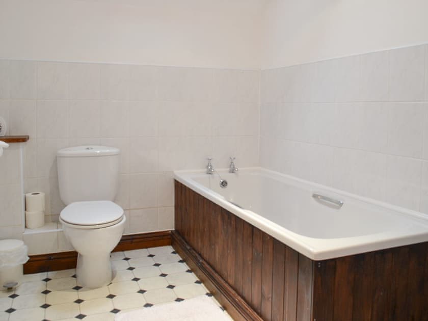 Family bathroom | The Old Byre - West Bridge End, Frosterley, near Bishop Auckland