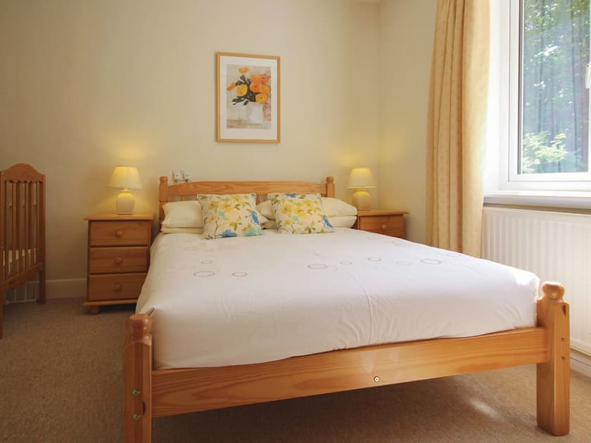 Cosy and inviting double bedroom | Woodside Cottage, Sandford, near Shanklin