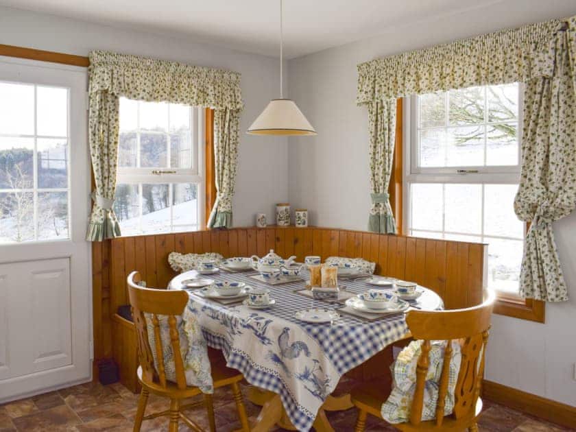 Light and airy dining space | Castle Peroch - Kinnaird Estate Cottages, By Dunkeld, Pitlochry