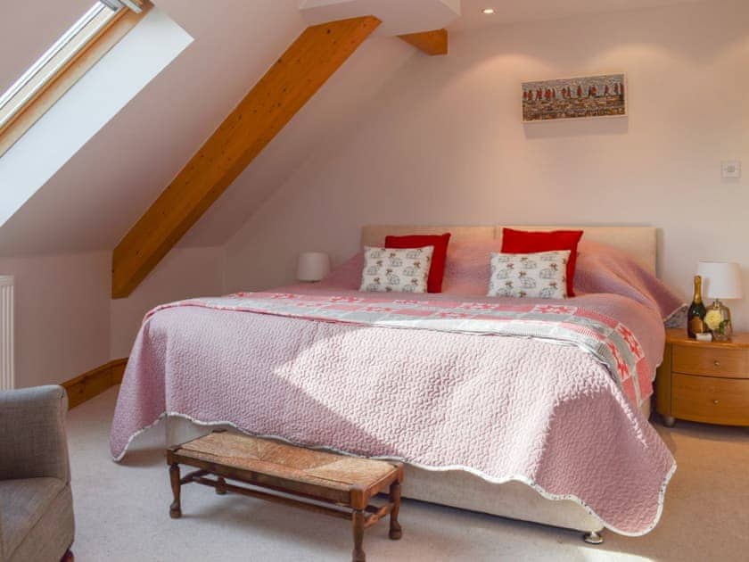 Spacious double bedroom | The Roundel, Balmullo, near St Andrews