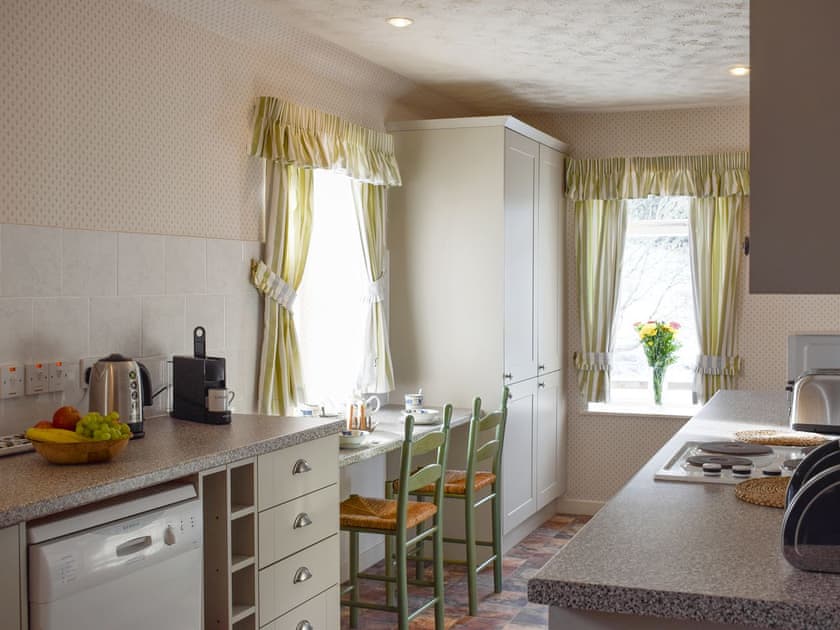 Well-equipped fitted kitchen | Craignuisq Farmhouse - Kinnaird Estate Cottages, By Dunkeld, Pitlochry