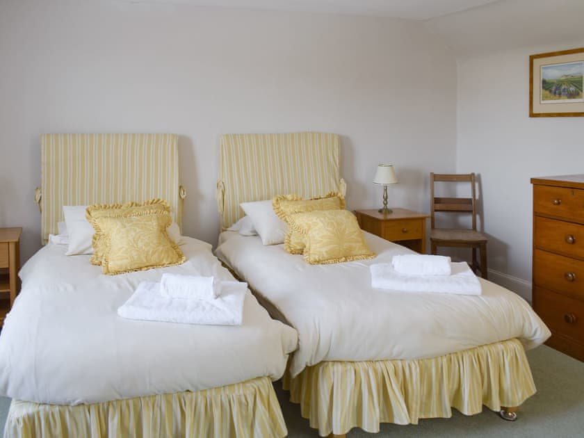 Comfortable twin bedroom | Craignuisq Farmhouse - Kinnaird Estate Cottages, By Dunkeld, Pitlochry