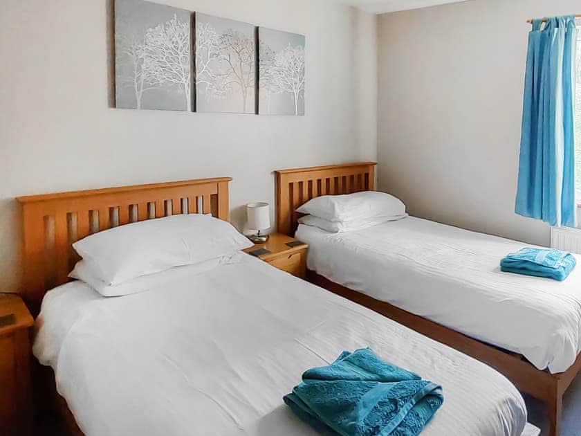 Comfortable twin bedroom | Eagles Nest, St Mellion, near Saltash