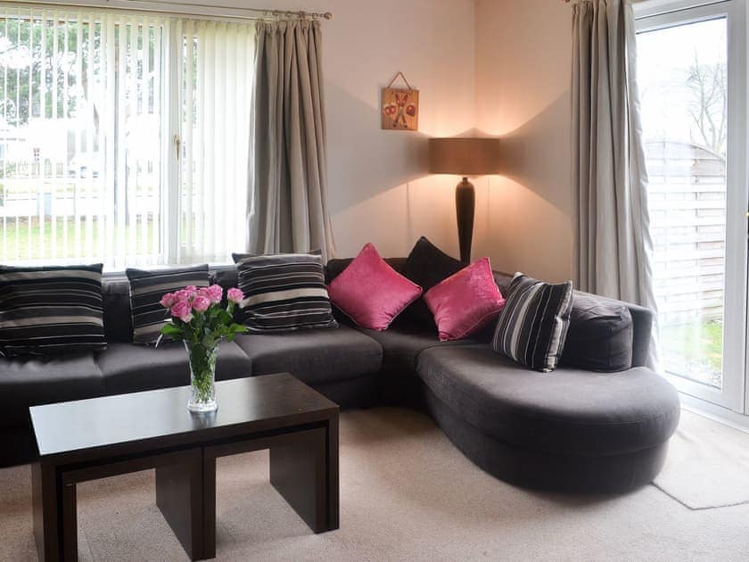 Cosy and comfortable leather sofas | Loramore, Aviemore