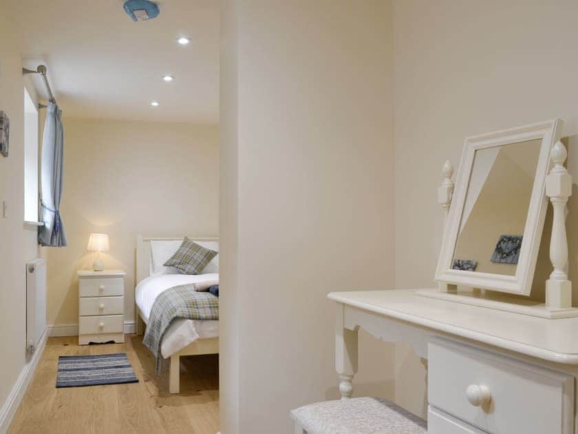 Dressing area within single bedroom | No. 1 Ash Cottage - Six Ash Cottages, Six Ashes, near Bridgnorth