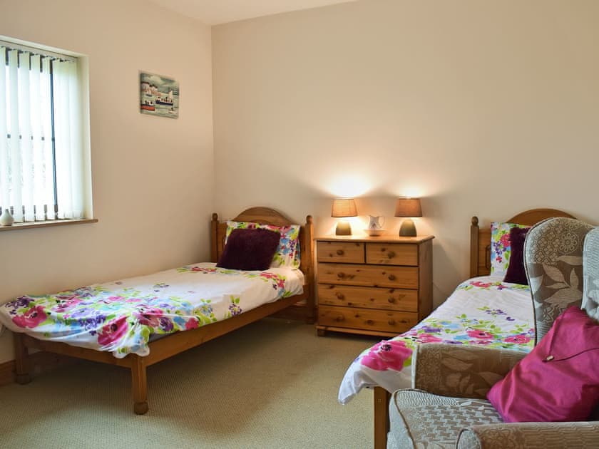 Cosy twin bedroom | Ty Nant, Llanon, near Aberaeron
