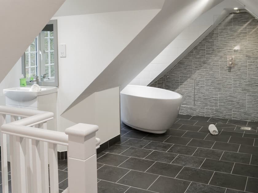 Wonderful en-suite wet room | Gumburnville, Helstone, near Camelford
