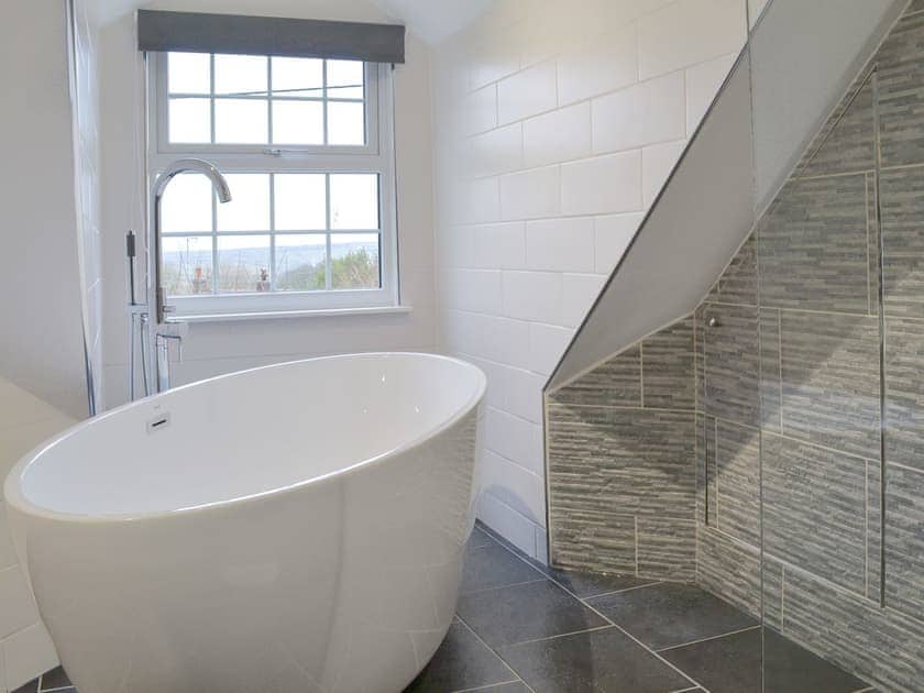 Relaxing bath  | Gumburnville, Helstone, near Camelford