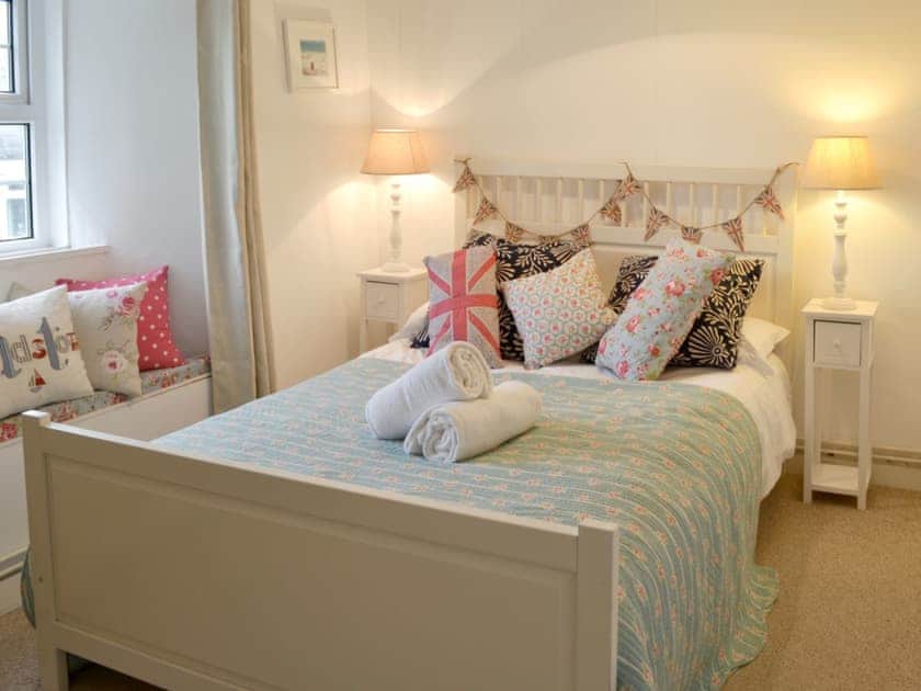 Comfortable double bedroom | Gumburnville, Helstone, near Camelford