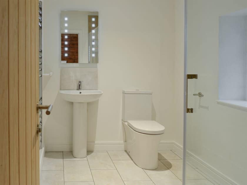 En-suite | Spring Cottage, Kentisbury, near Barnstaple