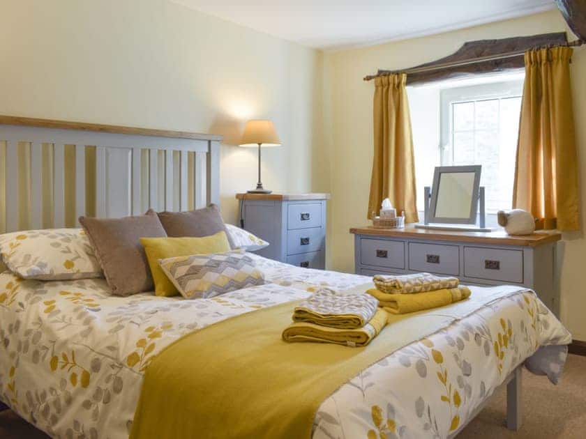 Relaxing double bedroom | Timbessie Barn, Carperby, near Leyburn