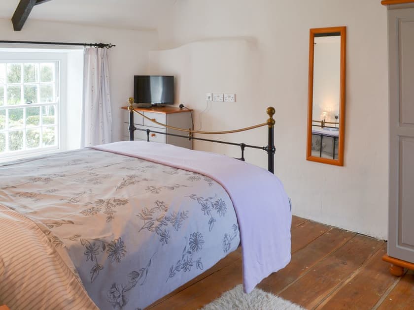 Warm and welcoming double bedroom | Culvada - Trebarwith Farm Cottages, Trebarwith, Delabole