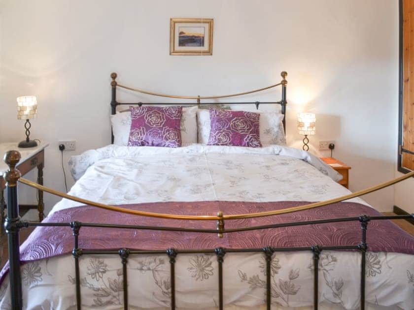 Sumptuous double bedroom | Purlinney - Trebarwith Farm Cottages, Trebarwith, Delabole