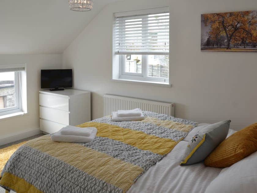 Double bedroom with en-suite | Penfose Apartment, Mevagissey