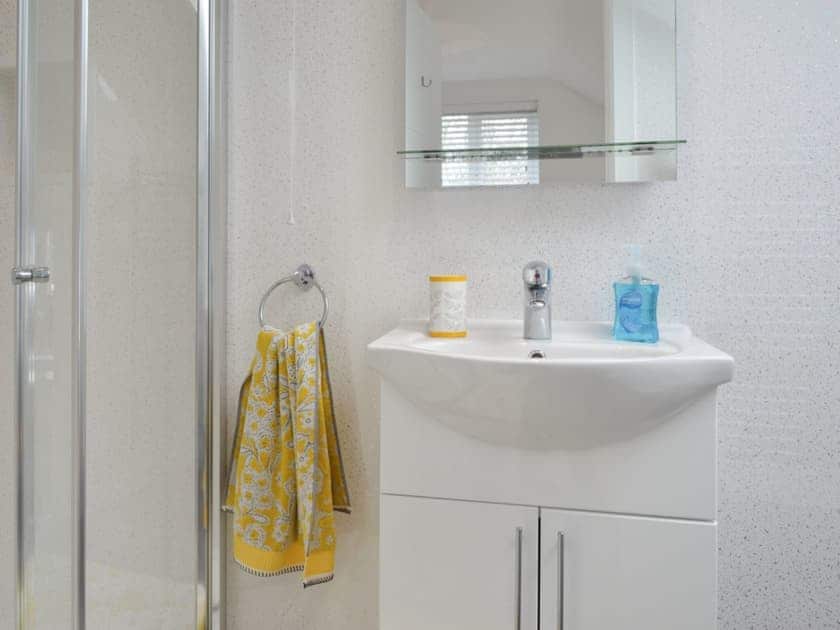 En-suite shower room | Penfose Apartment, Mevagissey