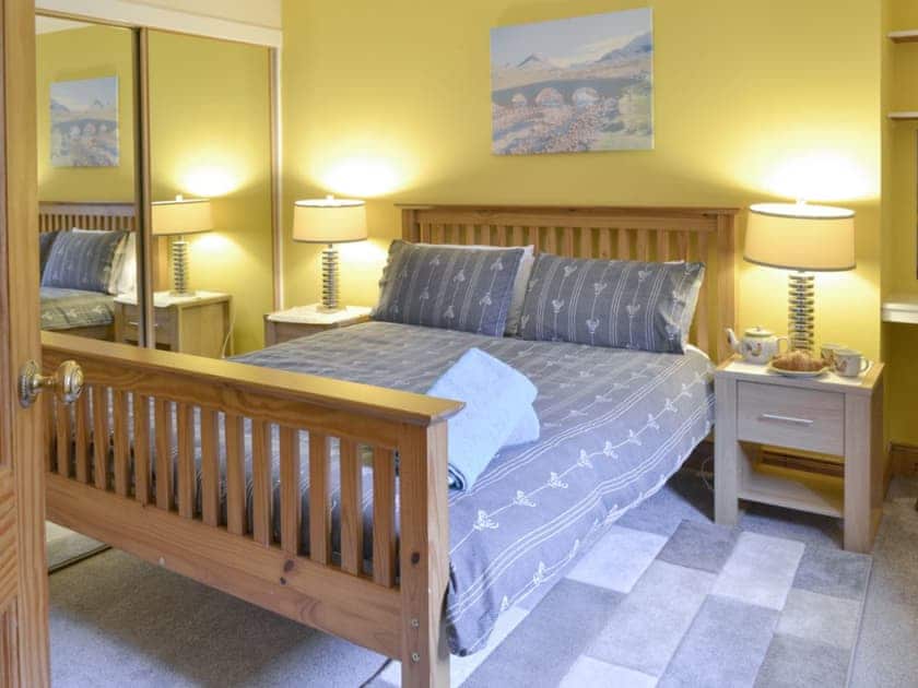 Relaxing double bedroom | Foxhole Farm Cottage, Kiltarlity near Beauly