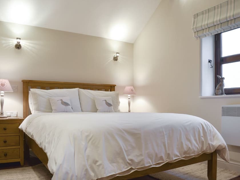 Relaxing double bedroom | Curlew Barn, near Middleham, Leyburn