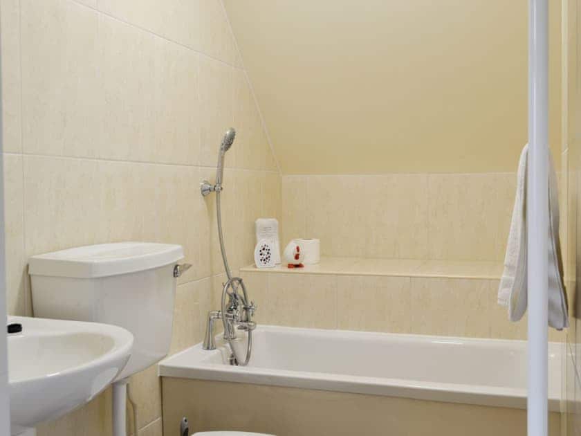En-suite bathroom | The Hayloft - Mackinder Farms, Brayton, Selby