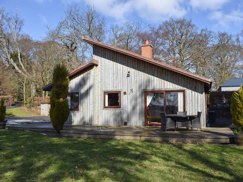 Charming holiday cottage with decked area | Inzievar - Inzievar, Oakley, near Dunfermline