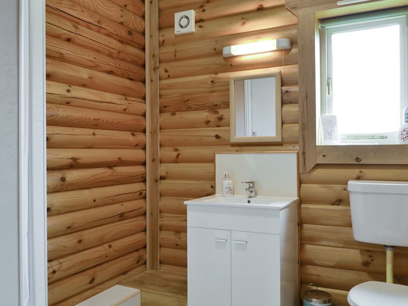Family shower room | Pheasant Lodge - Mackinder Farms, Brayton, Selby