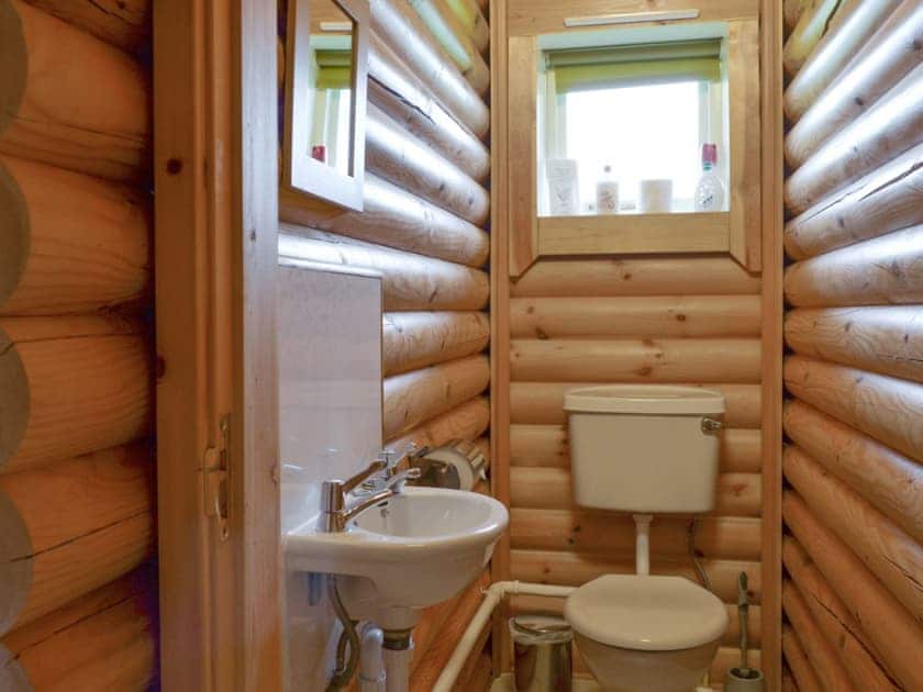 Ground floor toilet | Kingfisher Lodge - Mackinder Farms, Brayton, Selby
