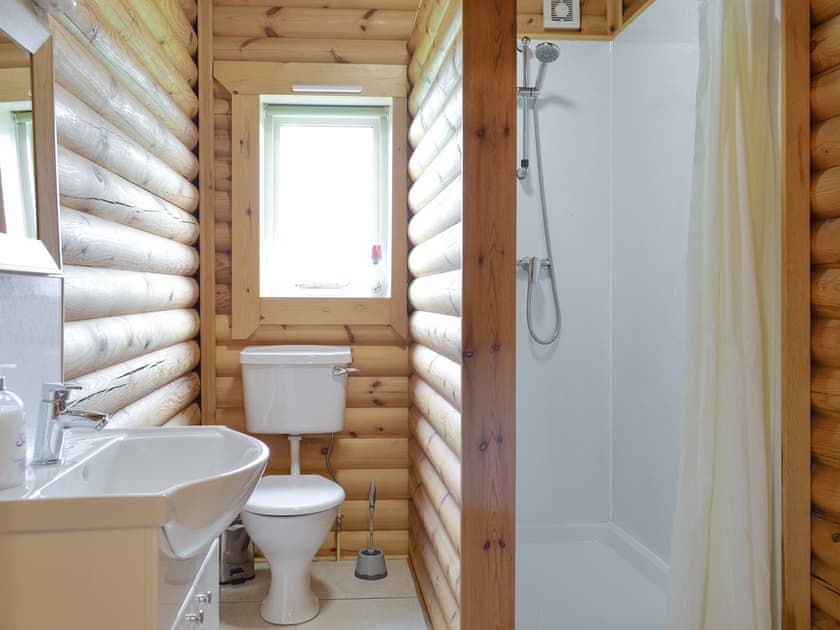 Family shower room | Mallard Lodge - Mackinder Farms, Brayton, Selby