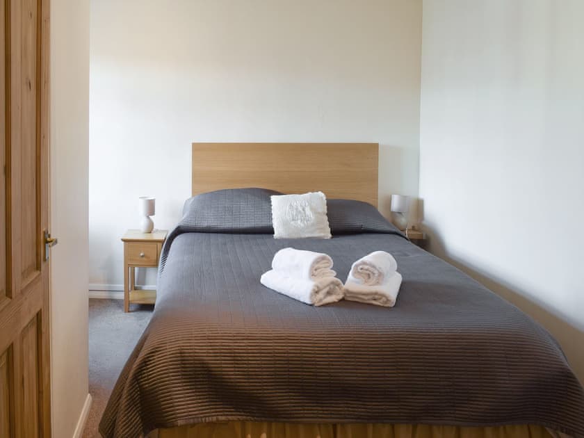 Comfortable en-suite double bedroom | Cor Cottage, Whitby