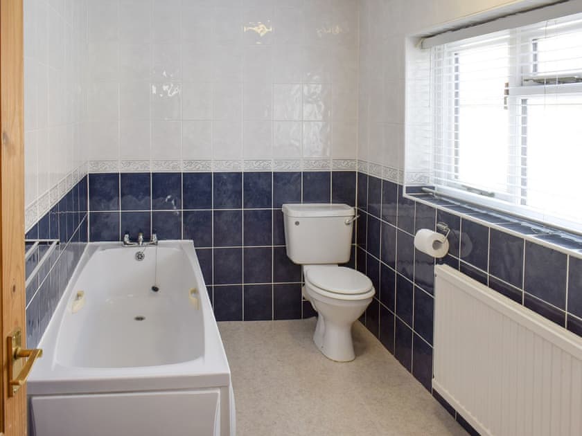 Family bathroom | Cor Cottage, Whitby