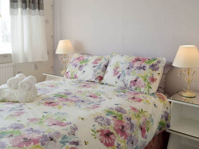Peaceful double bedroom | No.19, Filey