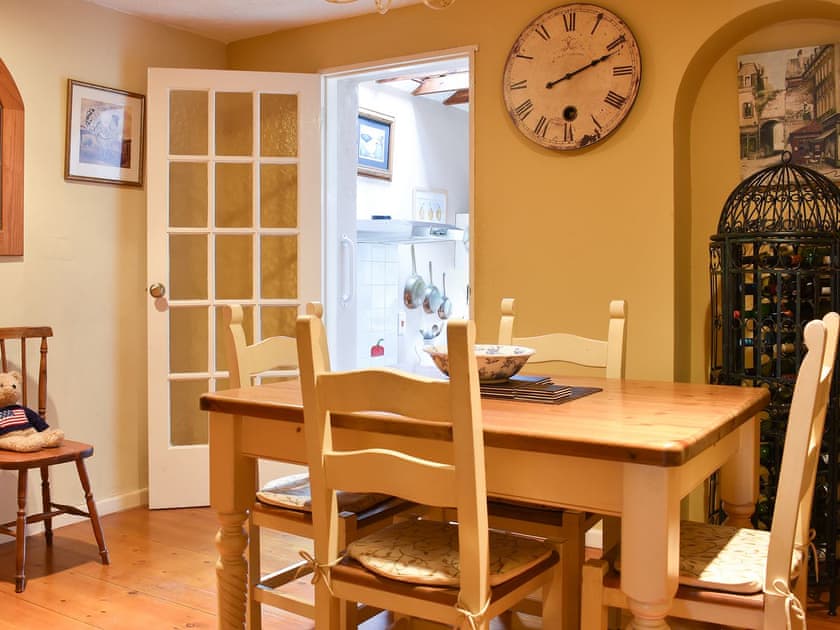 Delightful dining table | Eden Cottage, Cerne Abbas, near Dorchester
