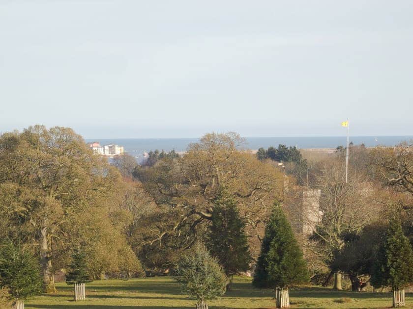 The impressive Powderham castle just across the River Kenn | Blackberry Cottage, Kenton, near Exeter