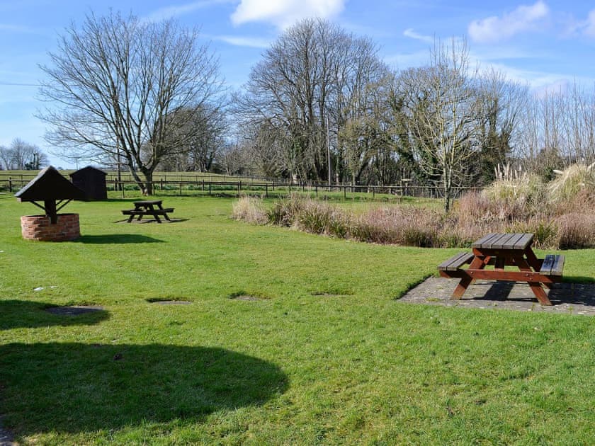 Shared grounds with picnic area | Clouseau Cottage - Coppers Cottages, Lyme Regis