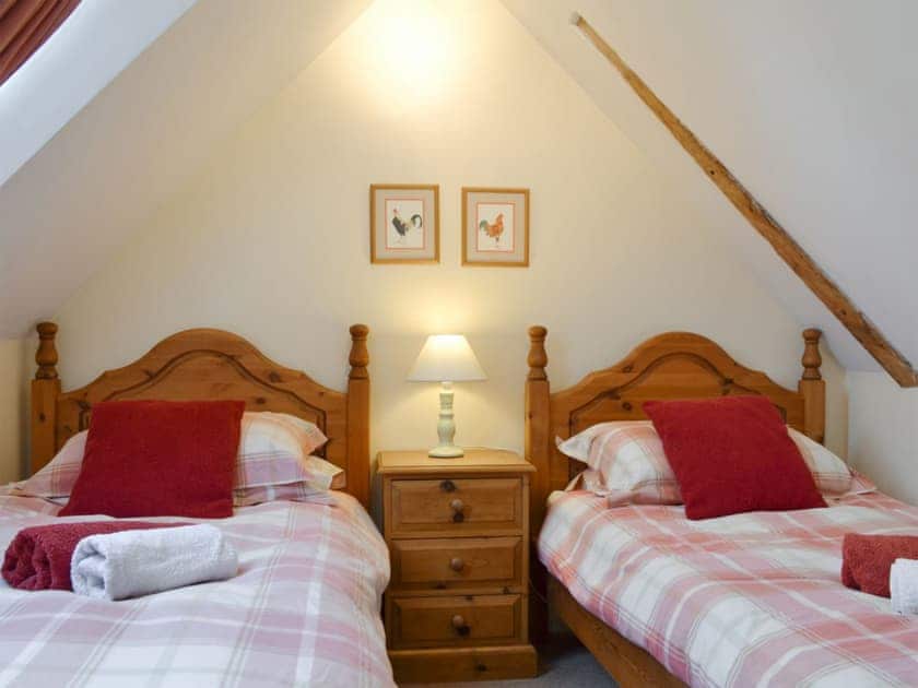 Comfy twin bedroom | Russett Cottage - Bramley Cottages, Rye Foreign, Rye