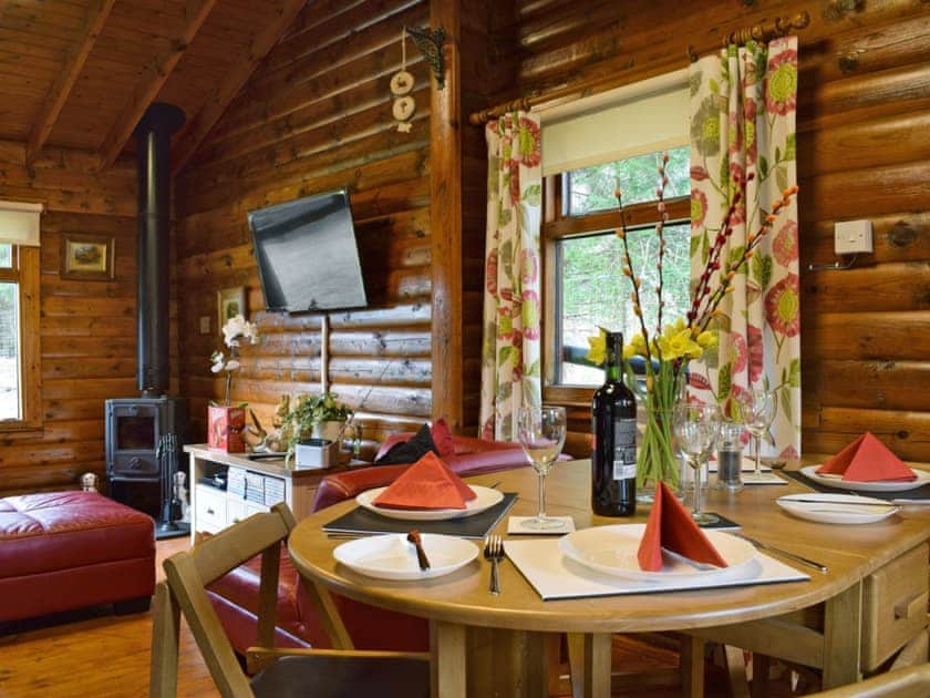 Homely open plan living space | Forest View, Strathyre, near Callendar