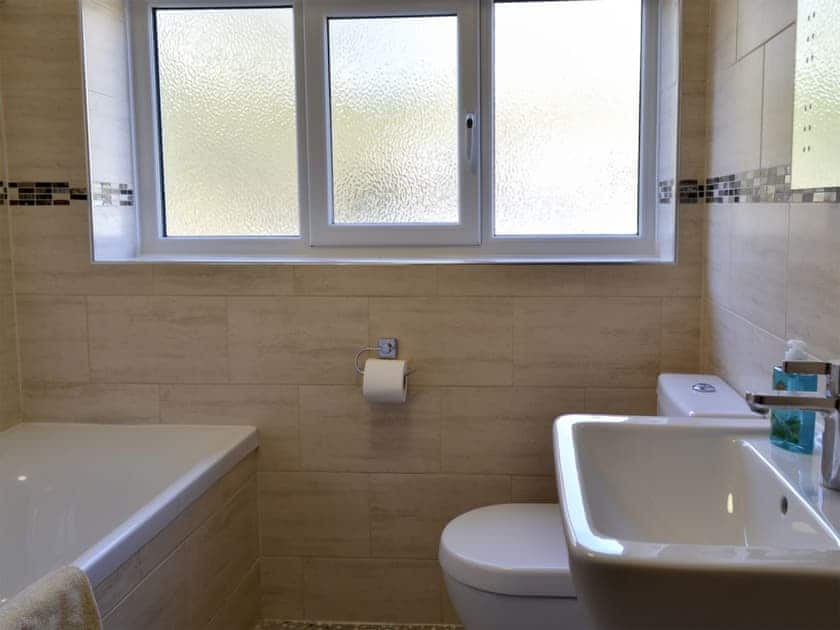 Bathroom | The LandingsApartment 10, Filey